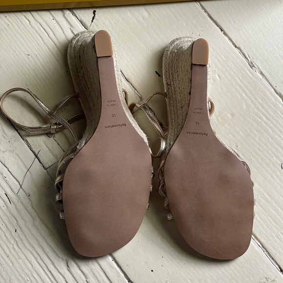 NEW Reformation Metallic Gold Ava Wedge Espadrille Sandal Size 10 - Picture 9 of 11